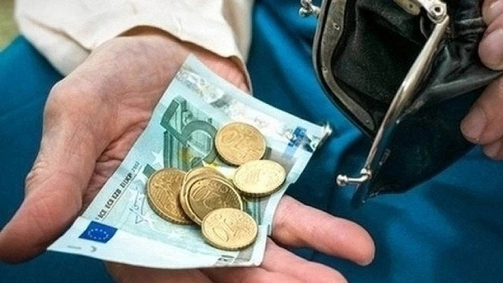 Ασφαλείς οι συντάξεις: Σύμφωνες οι Βρυξέλλες στη μη περικοπή των συντάξεων